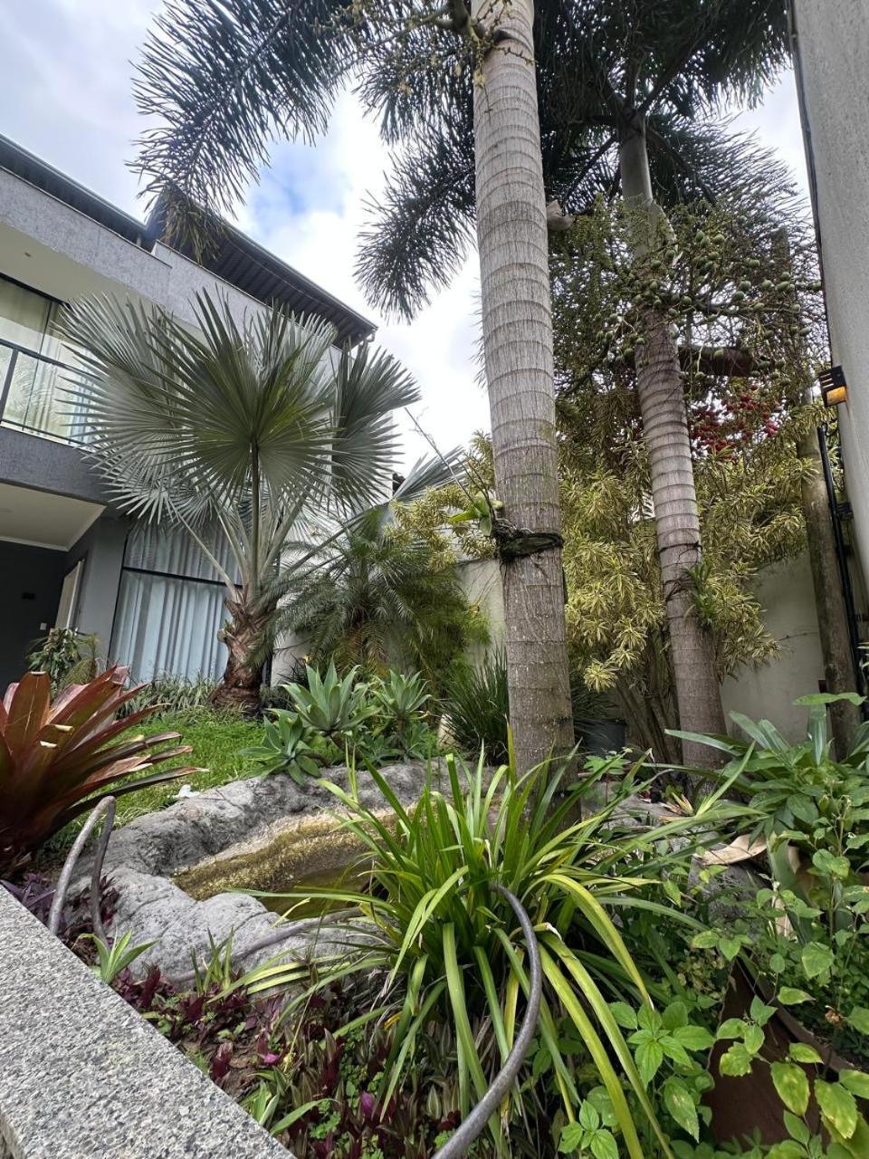Casa Com Piscina De Luxo Com Piscina 4 Quartos *