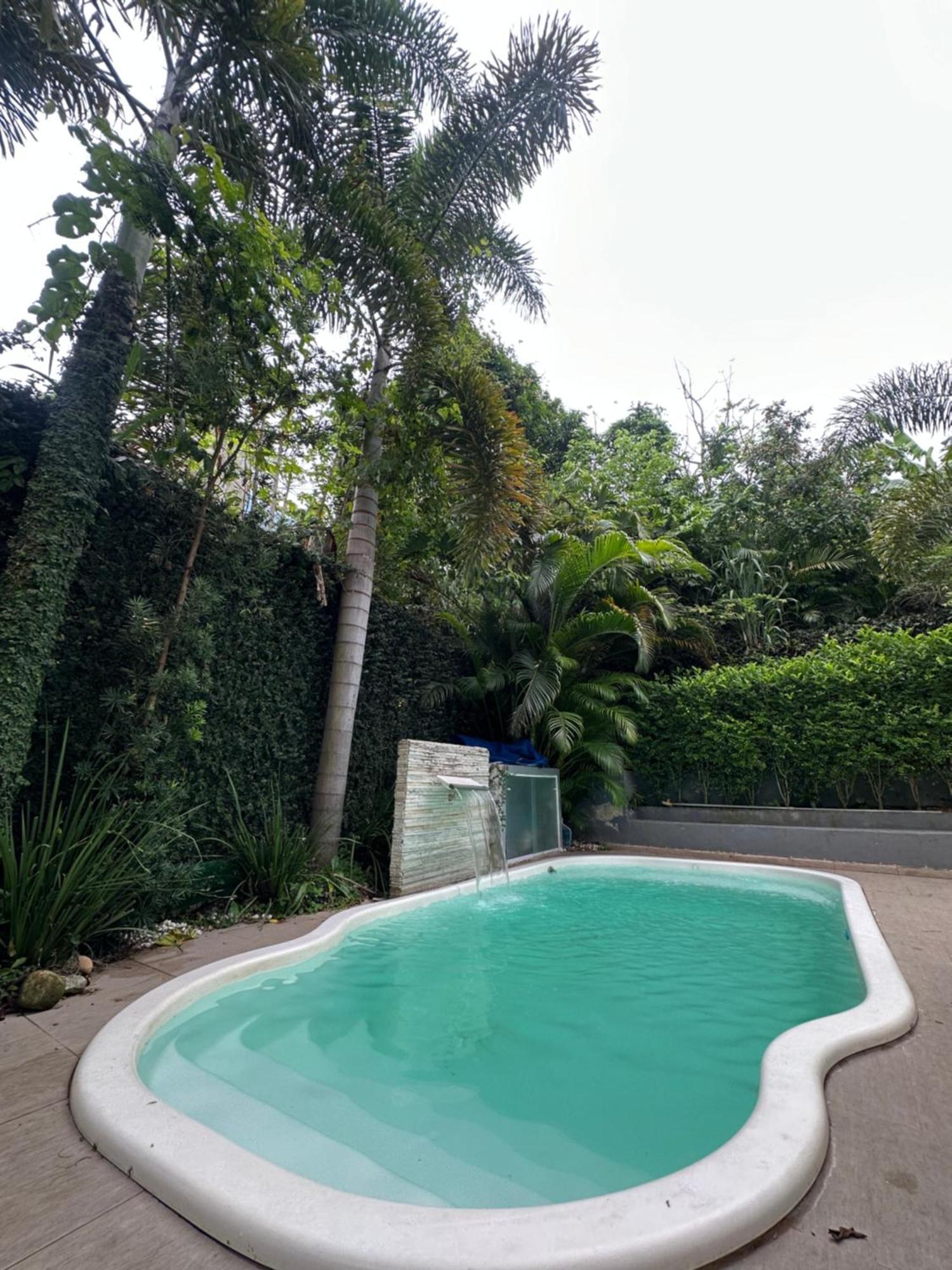 Casa Com Piscina De Luxo Com Piscina 4 Quartos *
